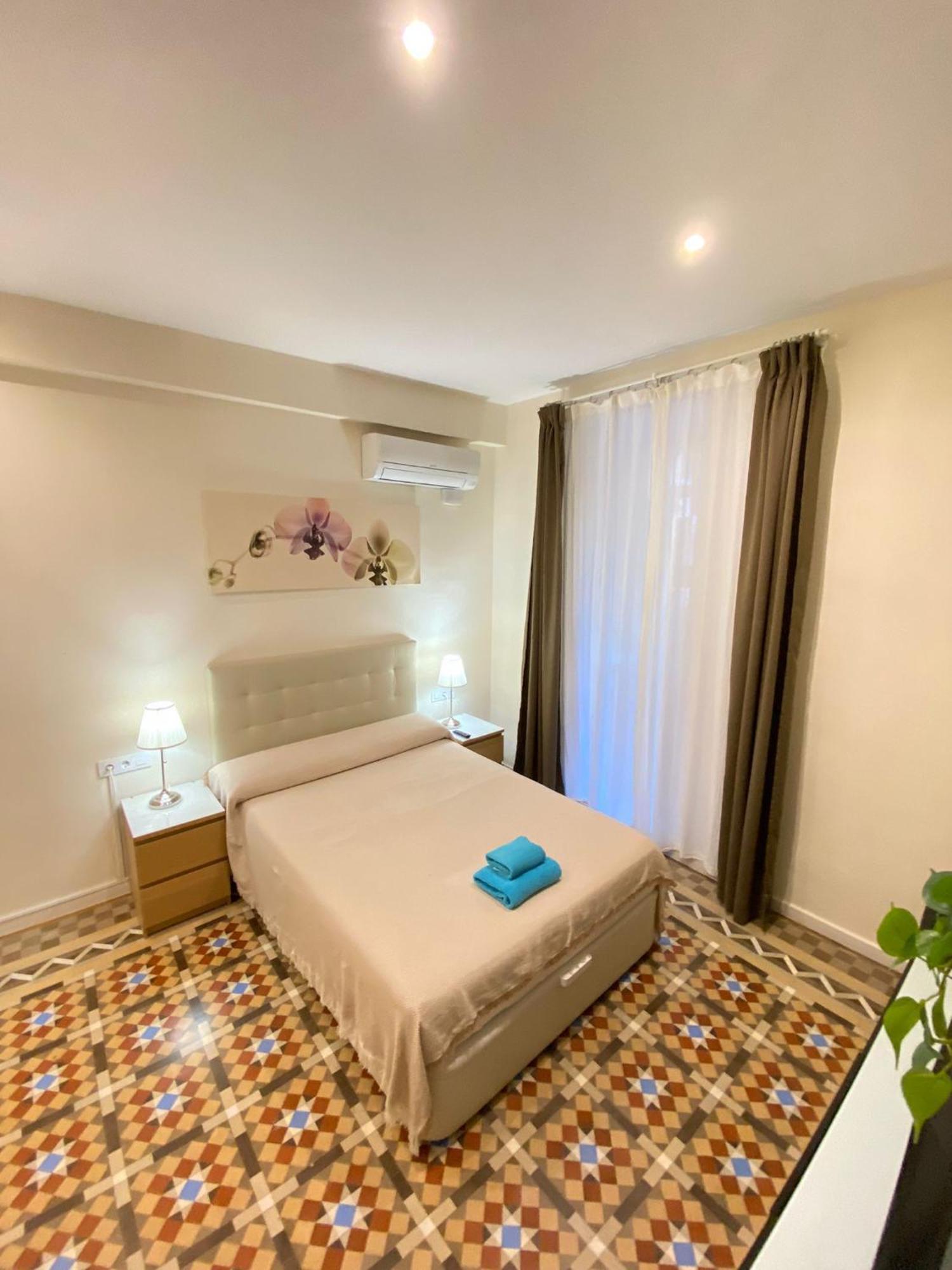 Rooms Balmes Barcellona Esterno foto